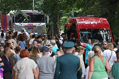 От парада на воде до интерактивных площадок. В Минске отметили День пожарной службы