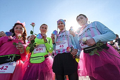 \"Заряд эндорфинами и цветы на финише\". \"Красивый забег\" прошел в Минске