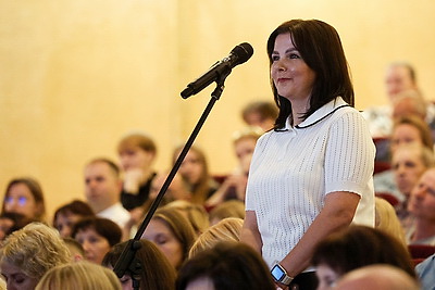 Сохранить настоящее и почаще задумываться, что ждет в будущем. Какие темы звучали на встрече Жука с кобринчанами