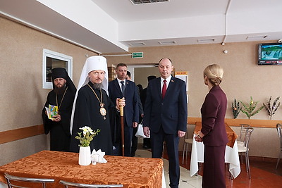 Поделиться теплом. В Клецком районе приняли участников акции \"Подари радость ближнему\"