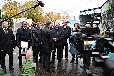 Лукашенко ознакомился с развитием производства отечественного пассажирского транспорта