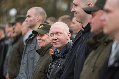 Отправка призывников на срочную военную службу началась в Беларуси