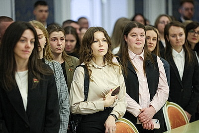 Молодые специалисты посетили Дворец Независимости