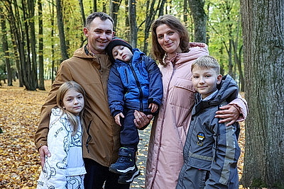 \"За большим столом иногда не хватает мест\". Как живет \"Семья года\" из Кобринского района