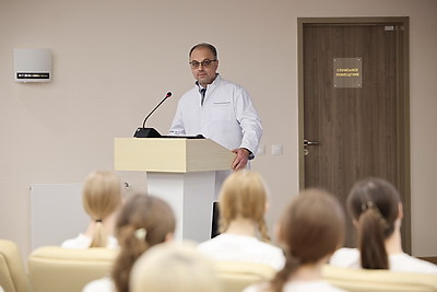 Стартовал проект \"Запусти сердце\". Десятиклассников по всей стране будут учить доврачебной помощи