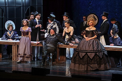 Нижегородский государственный академический театр драмы им.М.Горького представил в Минске спектакль \"Ревизор\"