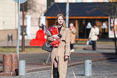 \"101 тюльпан для милых дам\". Гродненские спасатели поздравили женщин с 8 Марта