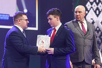 Мир, порядок, защита ценностей. Караев об Основном Законе на торжестве в честь Дня Конституции