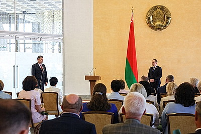Турчин вручил госнаграды представителям различных сфер