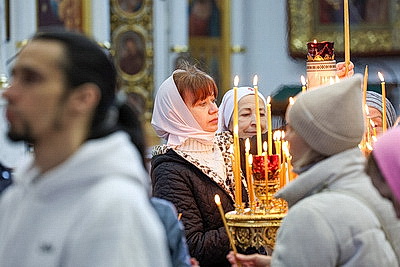 Благодатный огонь от гроба Господня доставили в Минск