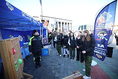 Выставка спецтранспорта, интерактивные площадки, конкурсы. Акция МВД проходит у Дворца Республики в Минске