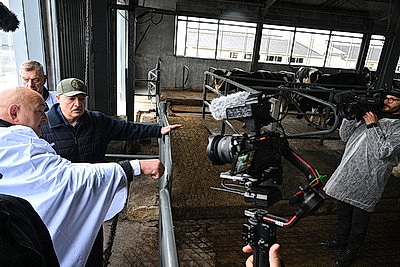 Лукашенко совершил рабочую поездку в Петриковский район