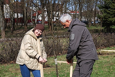 Республиканский субботник: председатель и члены Совета Республики трудились на благоустройстве мемориала