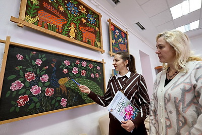 Некоторым экспонатам около 100 лет. В Витебской области возрождают традиции инситного искусства