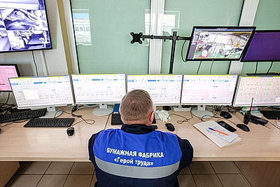 Добрушская бумажная фабрика за пятилетку утроила объемы производства