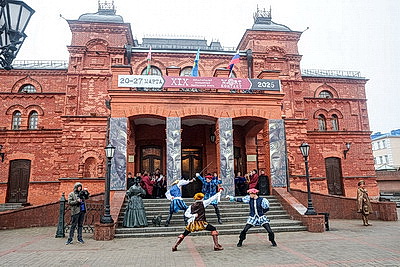 \"Здесь рождается диалог\". В Могилеве торжественно открыли молодежный театральный форум \"М.@rt.контакт\"