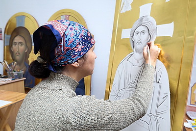 \"Каждая икона становится этапом жизни\". Иконописец Лариса Нежборт