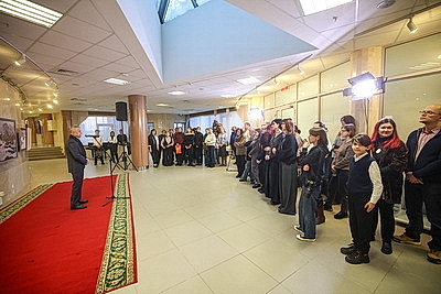 Автор и его муза: выставка семьи художников Поплавских открылась в НББ