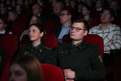 \"Сила - в людях\". Премьера кинокартины \"Душа защитника\" прошла в кинотеатре \"Москва\"