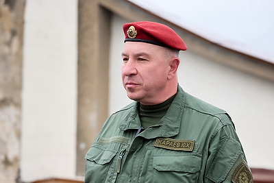 Знамя Победы подняли над Гродненским областным драматическим театром