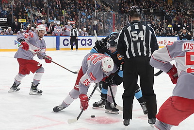 Минские динамовцы на родном льду разгромили \"Спартак\"