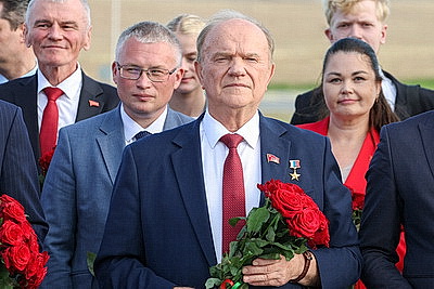Председатель ЦК КПРФ возложил цветы к Кургану Славы