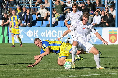\"Ислочь\" вернулась на первое место в таблице чемпионата Беларуси по футболу