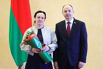 Орденом Матери наградили 42 представительниц Минской области