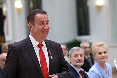 Лукашенко в преддверии священного праздника Дня Победы вручил государственные награды