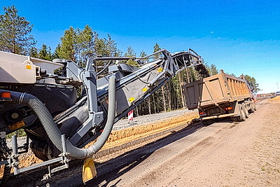 В Лепельском районе идет реконструкция автодороги Р46