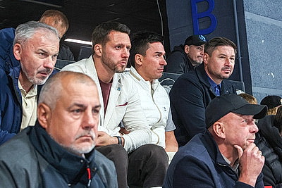 Хоккеисты \"Динамо\" забросили семь шайб \"Шанхайским драконам\" на старте Кубка Минска