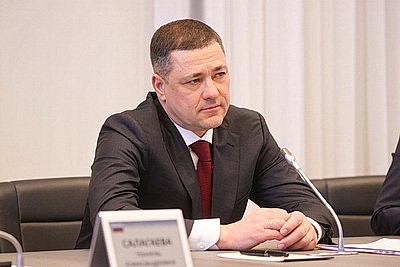 В Пскове прошла рабочая встреча Крутого с руководством российского региона