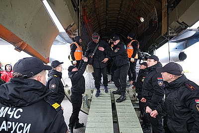 Три самолета с жителями Алешек прибыли в Беларусь