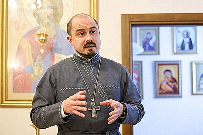 За каждой больницей закреплен приход. Как БПЦ помогает маленьким пациентам и их семьям справиться с болезнью