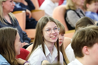 Песни и улыбки для детей и пожилых по всей стране. В Минске проходит акция \"Верить в себя\"