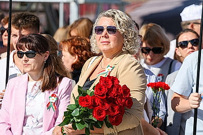 Символ мужества и гордости народа. Торжества по случаю Дня Независимости проходят на Кургане Славы