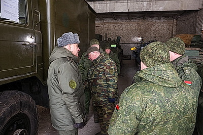 Проверка ВС по поручению Президента продолжается в одной из частей 72-го учебного центра