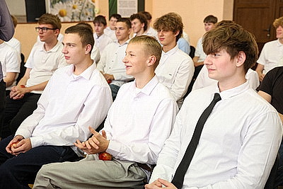 \"Беларусь адзіная\". Встреча с молодежью прошла в Жлобине и Березе