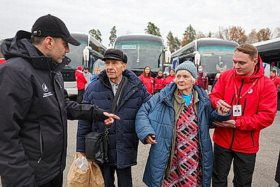 Жители Алешек выехали в Украину через пункт пропуска \"Новая Гута\"
