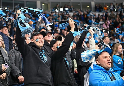 Минские динамовцы в овертайме дома уступили \"Авангарду\"