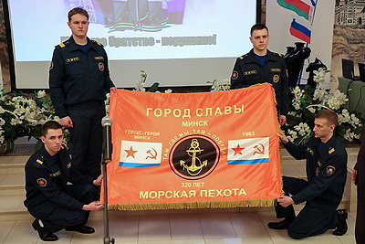 В крипту Всехсвятского храма заложили капсулы с землей и водой с мест гибели белорусов