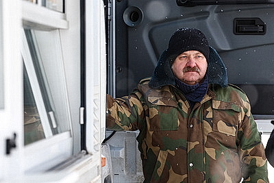 \"Давно таких зим не было\". Как в Бобруйском районе работают автолавки на селе