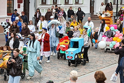 Необычный парад колясок в преддверии Дня защиты детей прошел в Гродно