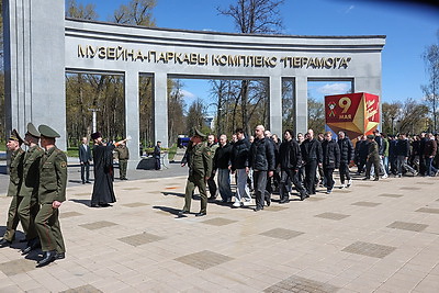Торжественная отправка новобранцев на срочную военную службу прошла в Минске и регионах Беларуси