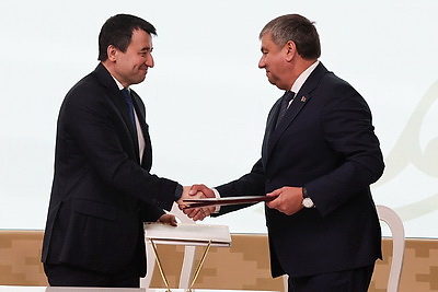 Экономика, наука, культура. На III Форуме регионов Беларуси и Узбекистана подписан ряд документов