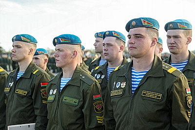 В Бресте более 300 десантников-срочников уволили в запас