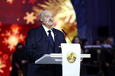 \"Мы все служим Отечеству\". Лукашенко отметил заслуги тех, кто двигает Беларусь вперед конкретными делами