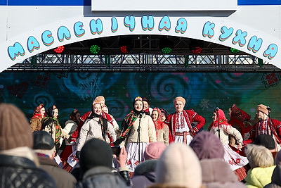 \"Это уже белорусский бренд\". Веселье на Масленицу в Минске