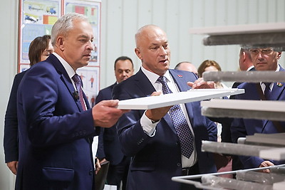 \"Важно опираться на людей и вместе решать вопросы\". Работу депутатов обсудил Сергеенко с активом Гродно