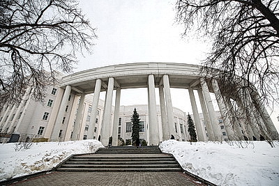 На его учебниках воспитывались поколения. Издательству \"Белорусская наука\" - 100 лет